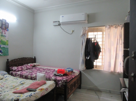 3) Li id : 144 - Childrens Bedroom.JPG